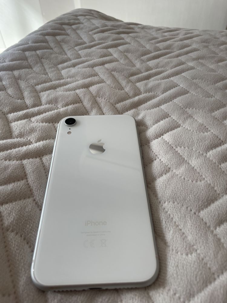 iPhone 10 XR бял