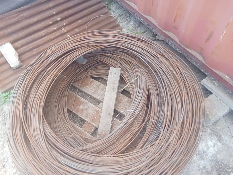 Продаю проволоку на 8