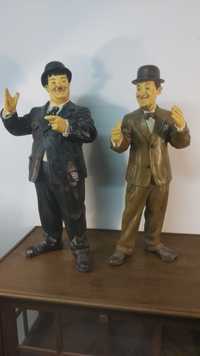 За колекционери. Големи стари статуетки на комиците Лаурел и Харди.