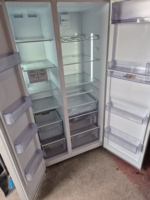 Frigider Side by Side Beko