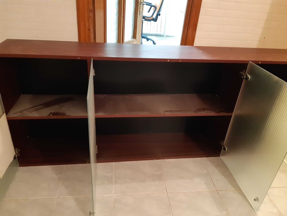 Vănd corp mobila suspendat