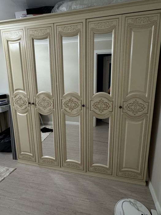 Продаю вместительный шкаф