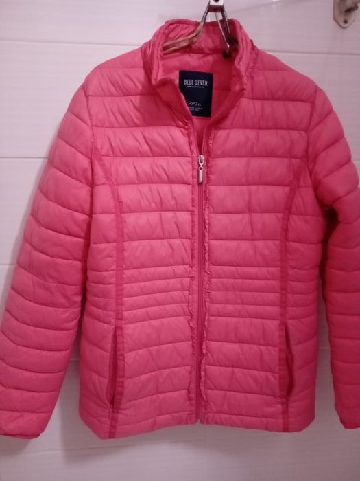 Продам женскую куртку 46-48