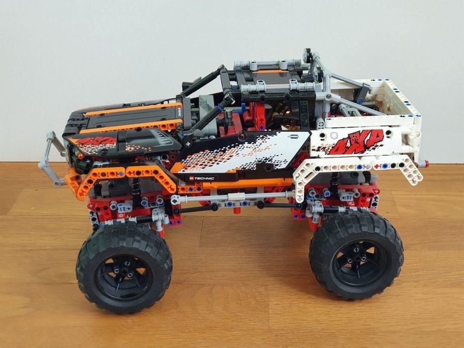 Lego Technic 4x4 crawler 9398 (3 мотора, дистанционно, 1326 части)