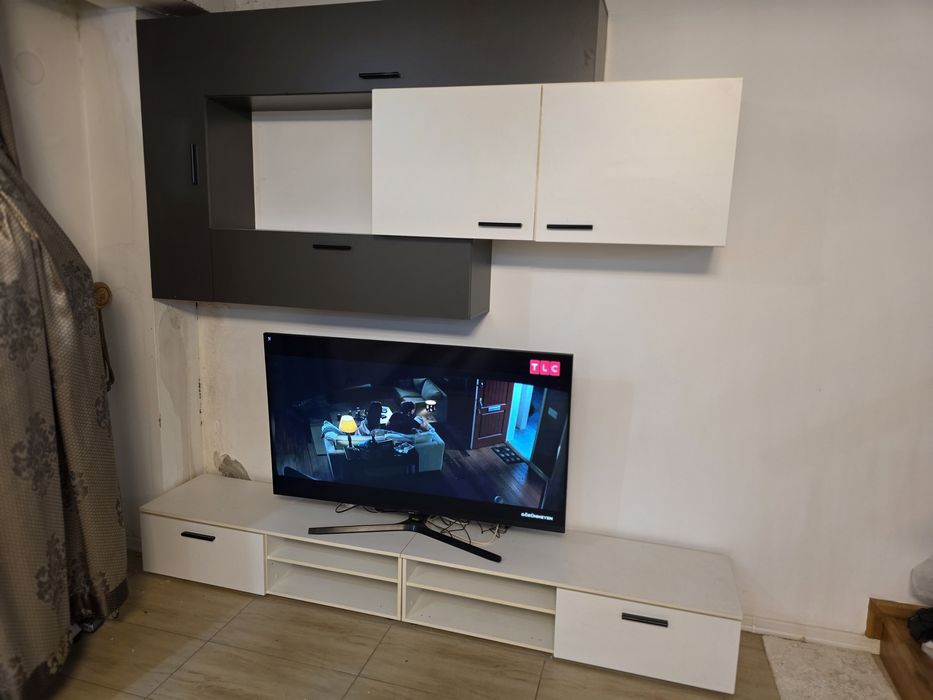 Unitate plus masa tv