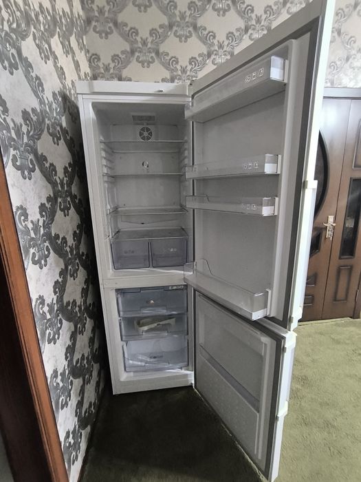 Холодильник Artel