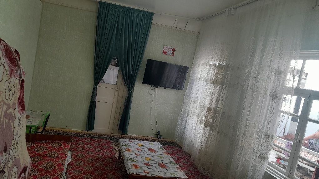 Эски шахарда 2 сотихли ховли сотилади