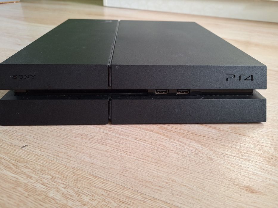 Playstation 4 500GB storage