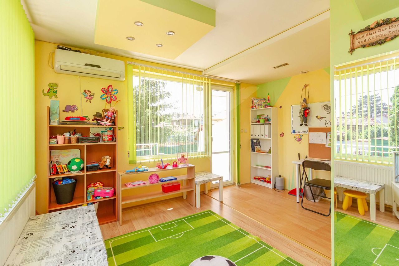 Продава се Къща в София, Левски - 450 кв.м за 1700 €/кв.м - Снимка #10