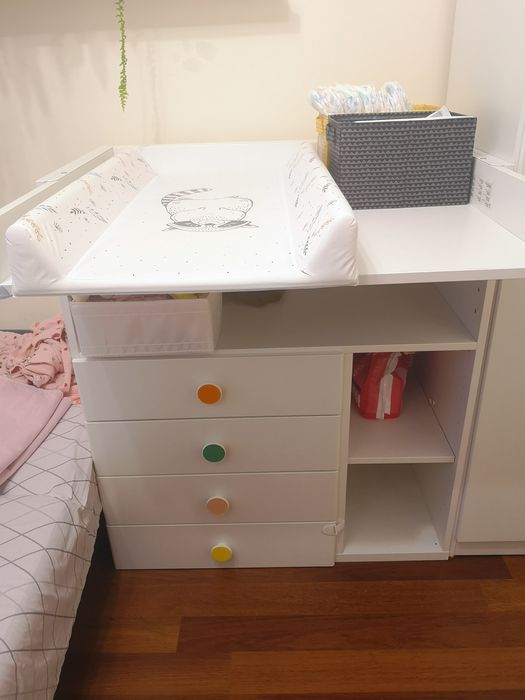 Masă înfășat pentru bebeluși, SMASTAD IKEA + accesorii.