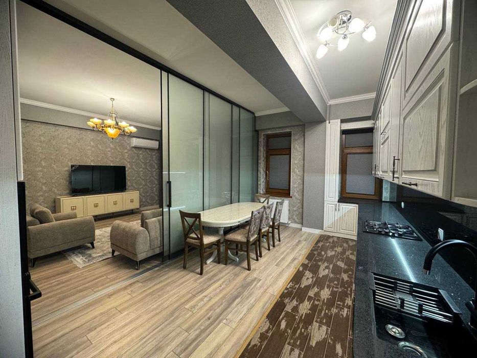 Аренда Ц-5 3 ком Центре Новостройка 1800уе