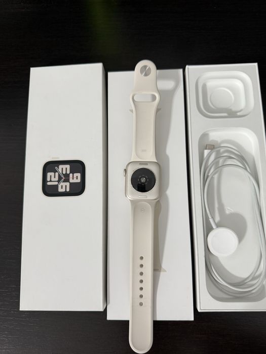 Apple Watch SE Gen2 GPS 40mm Starlight Aluminium