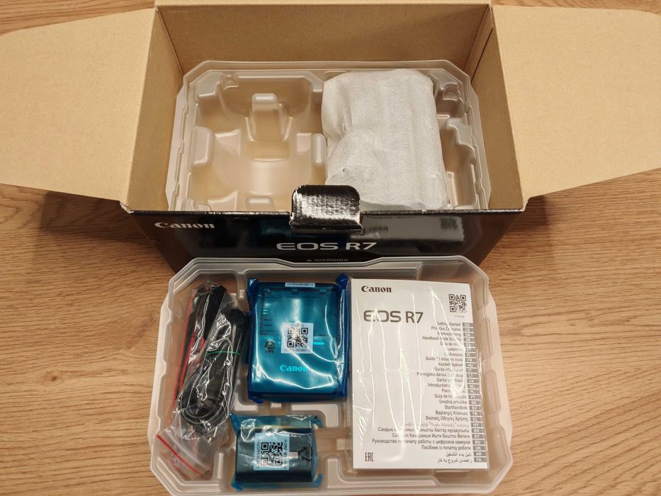 Aparat Foto Canon EOS R7 nou