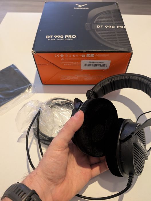 Casti profesionale Beyerdynamic dt990 pro limited black edition
