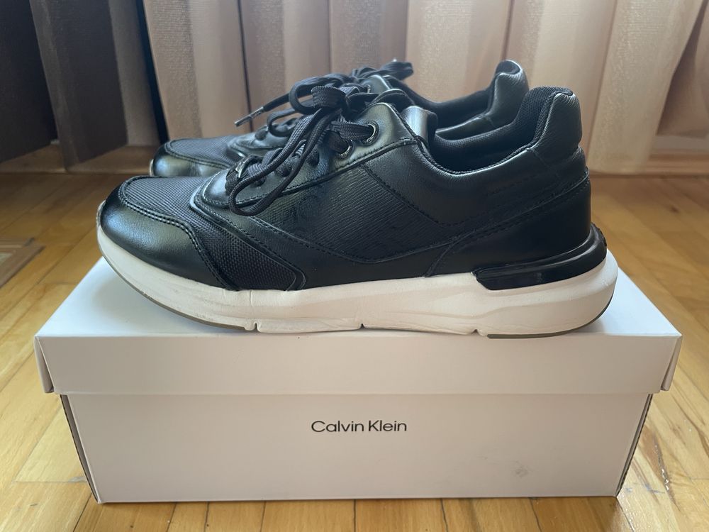 Дамски черни маратонки CalvinKlein номер 38