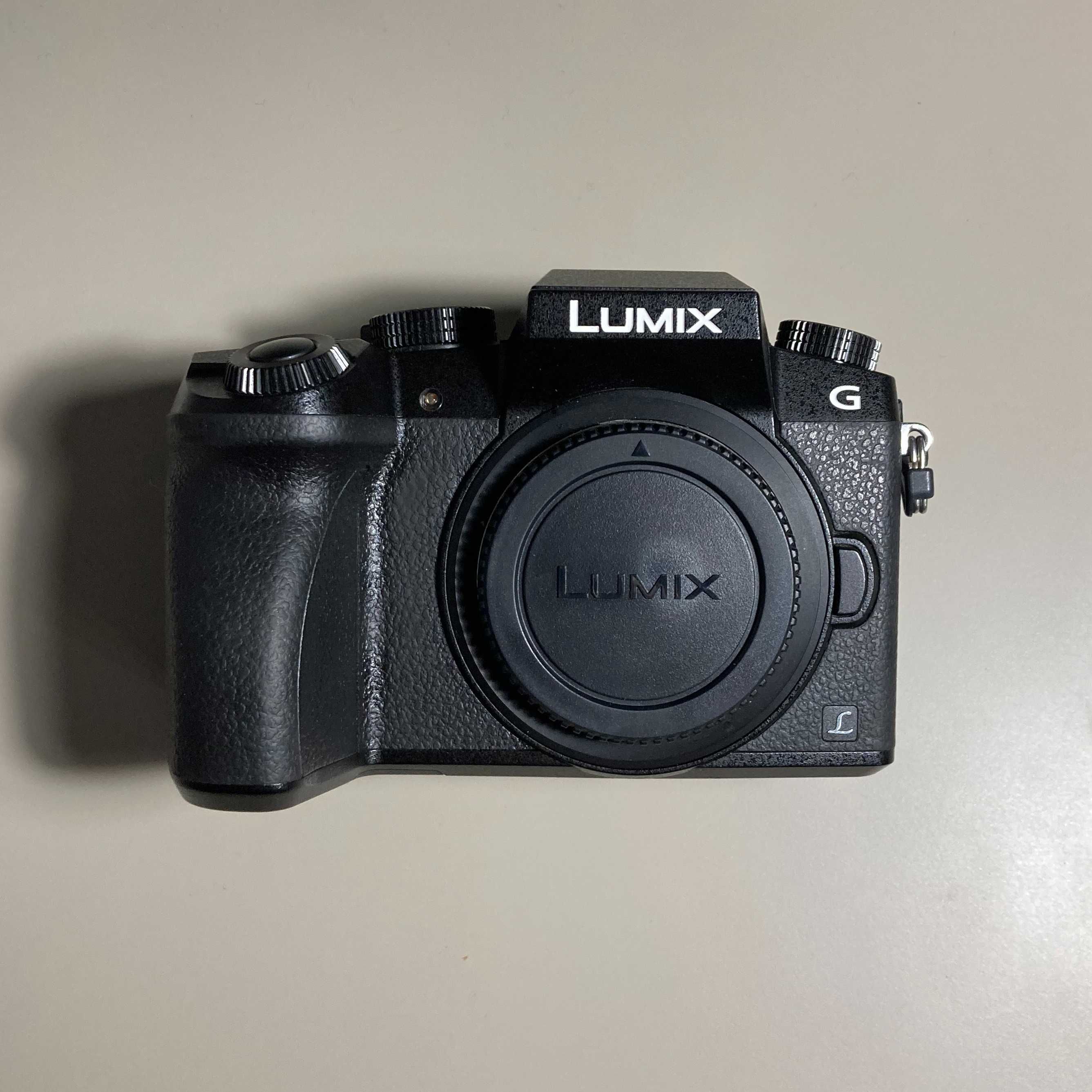 Panasonic Lumix G7 Kit cu Obiectiv 14-42mm F/3.5-5.6