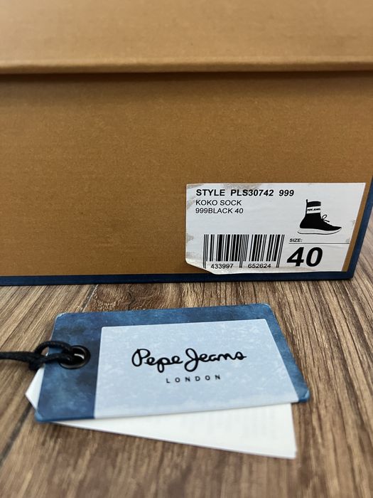 Pepe Jeans London обувки Koko с плетен чорап #40