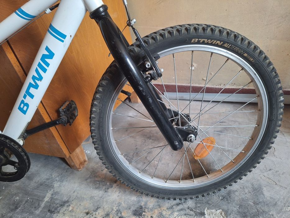 Bicicleta b-twin pe 20''