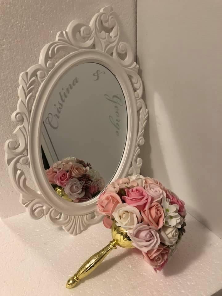 Oglinda mireasa personalizata gravata cu numele mirilor si data nunti