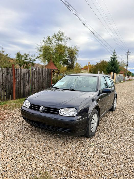 Volkswagen Golf 4 - 1.4 benzină, 2001 masină intretiunta