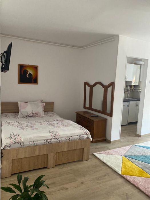 Garsonieră renovată parter(vis a vis de Hotel Deva)