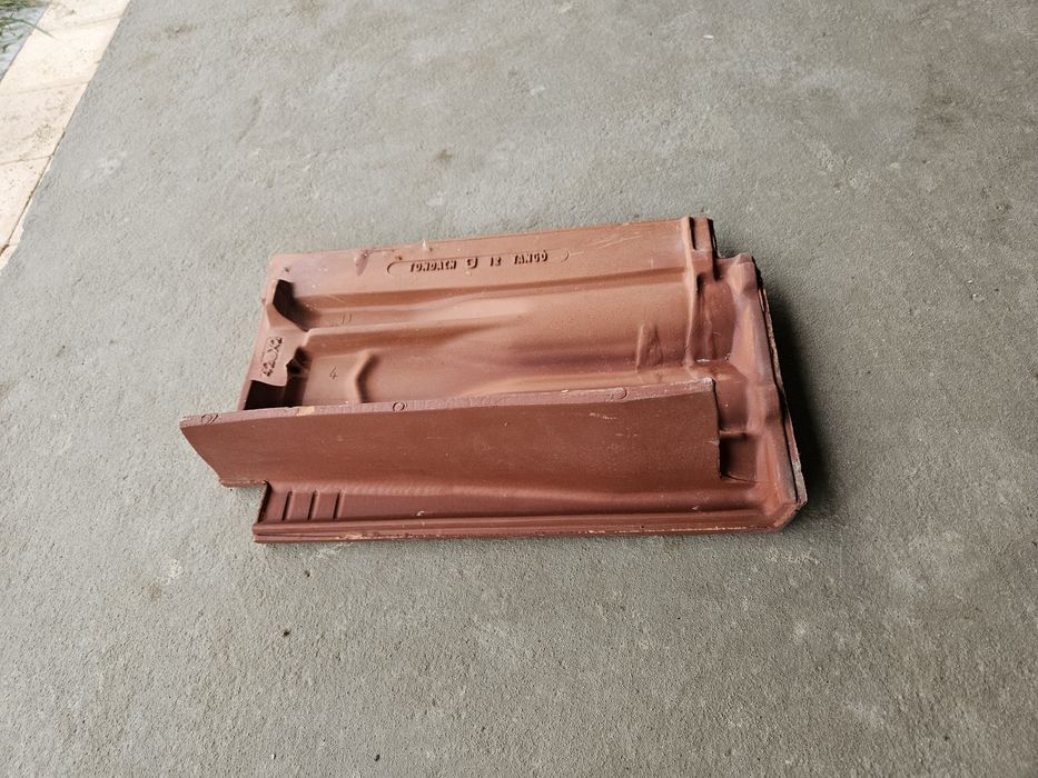 Tigle laterale Tondach Tango noi - model clasic (vechi)