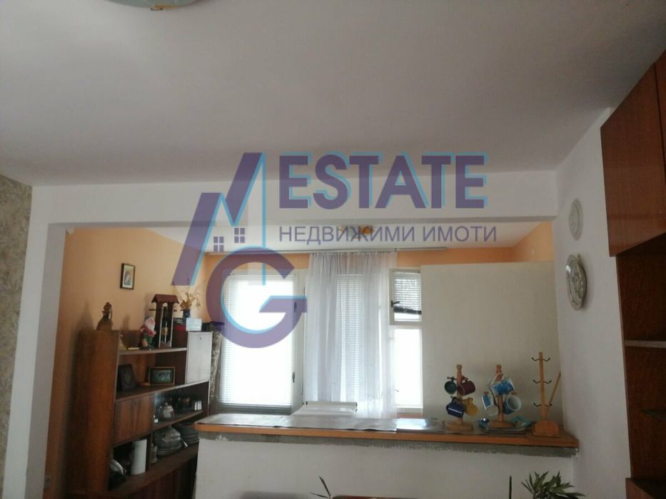 Триетажна къща в село Ливада, гр. Бургас