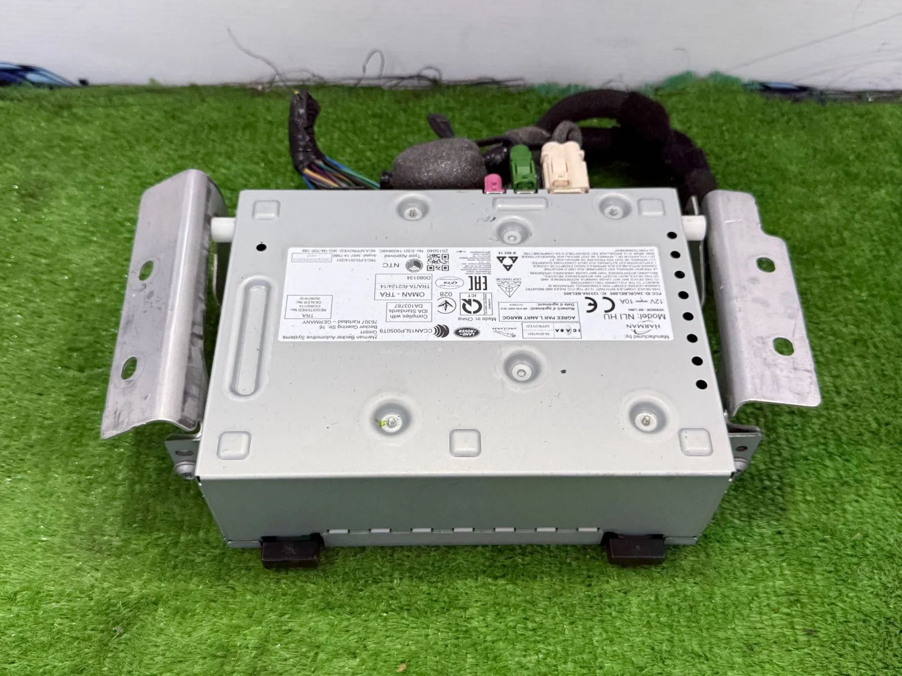 AMPLIFICATOR AUDIO JAGUAR F-PACE X761 2018 2.0 DIESEL / 5 USI COD OEM HX63-18K812-CD HY32-18K812-CF 2016-2020