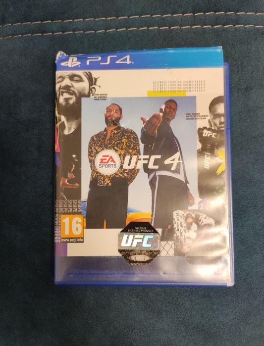 UFC 4 (PS4) - крутой файтинг, диск в хорошем состоянии