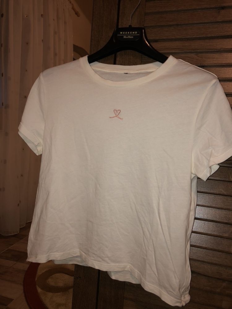 Tricou alb/ivory h&m cu inimioara roz