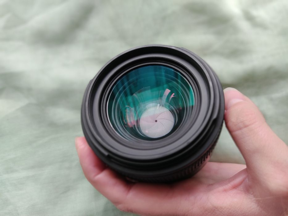 Объектив Sigma EX 30mm 1.4 с коробкой.