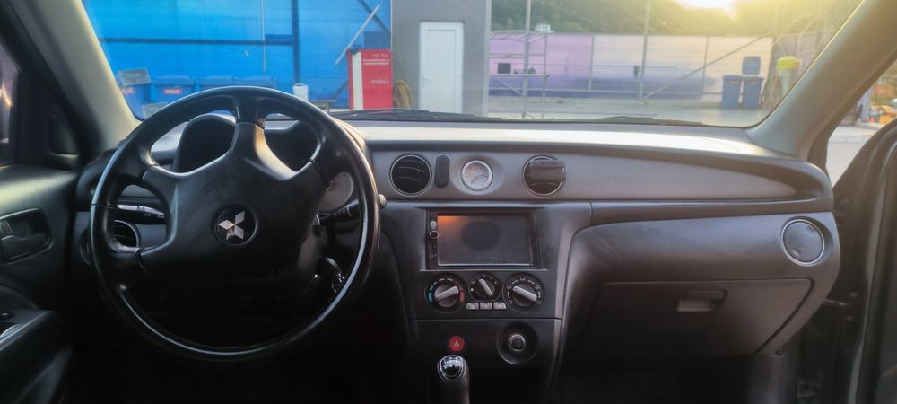 Mitsibihi outlander 2.0 136 к.с 4x4
