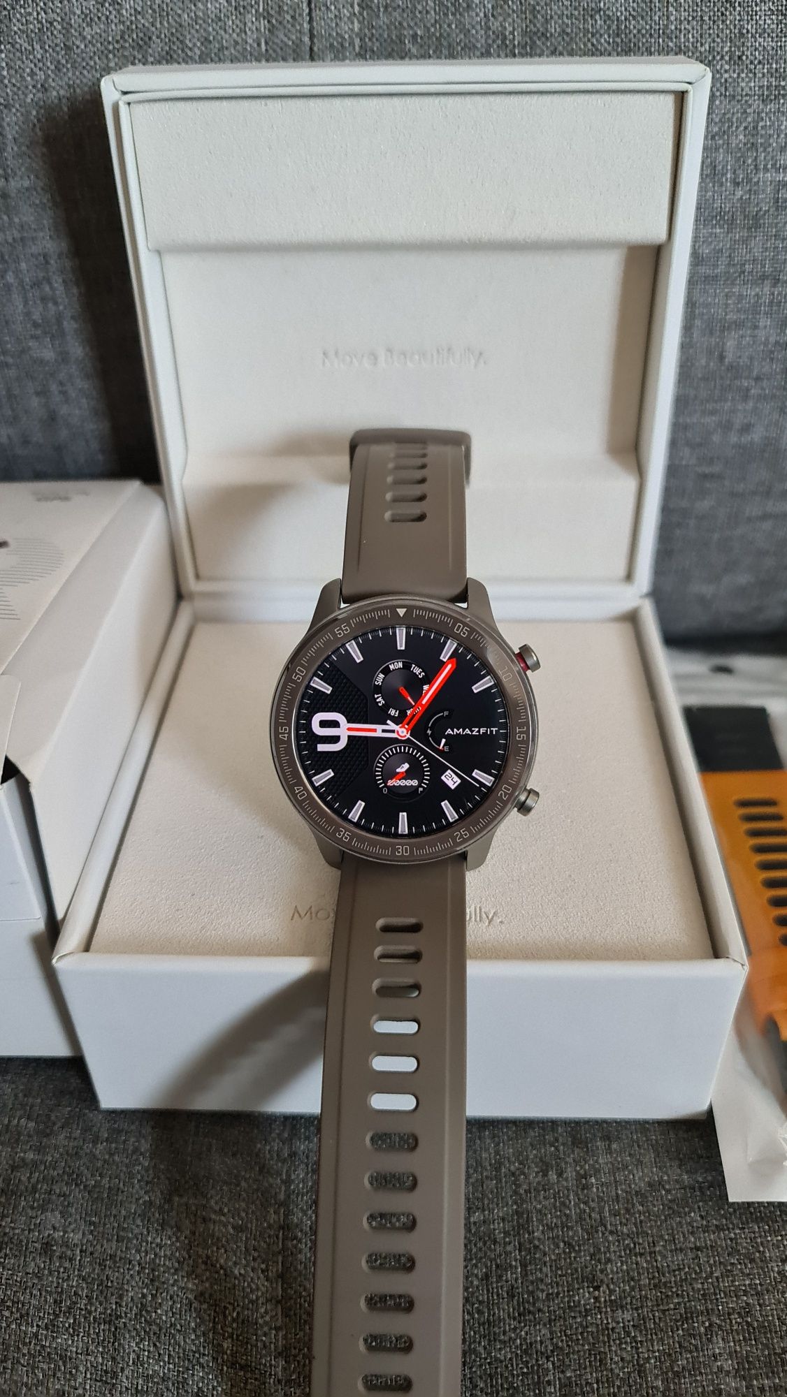 Смарт часовник Xiaomi Amazfit GTR