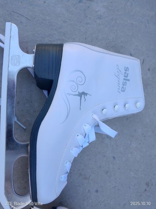 Коньки женские новые 10000 тенге