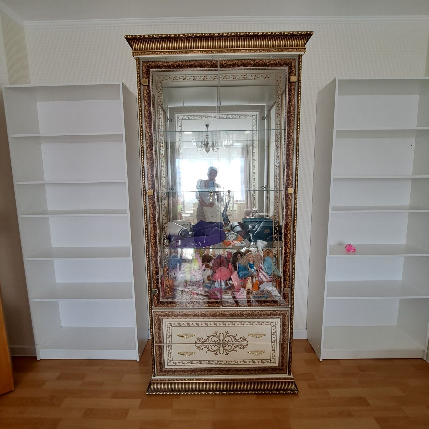 Сервант продается