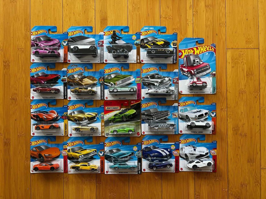 Hot Wheels Hellcat;Cybertruck;Corvette;Camaro;Buick;KITT;Impala;Viper