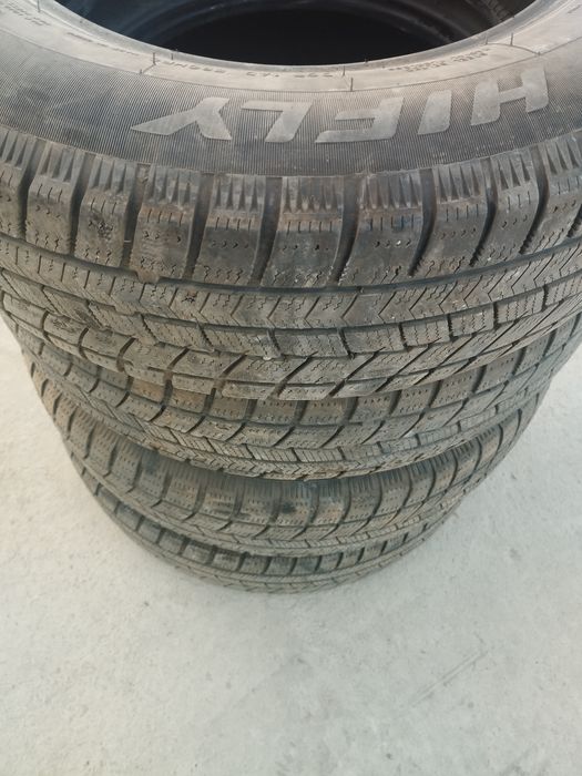 Шины б/у в хорошем состояние