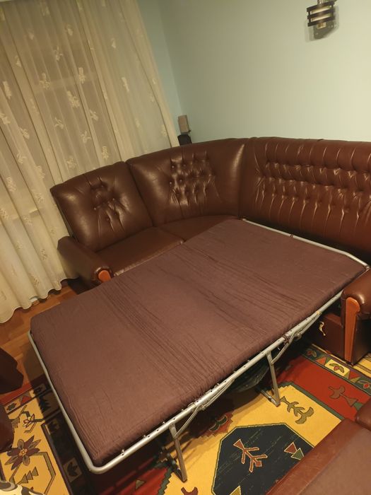 Coltar/Canapea + fotoliu, sunt din piele, ambele sunt extensibile