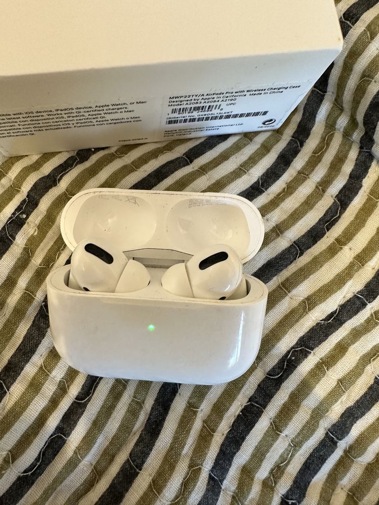 Vand AirPod's Apple