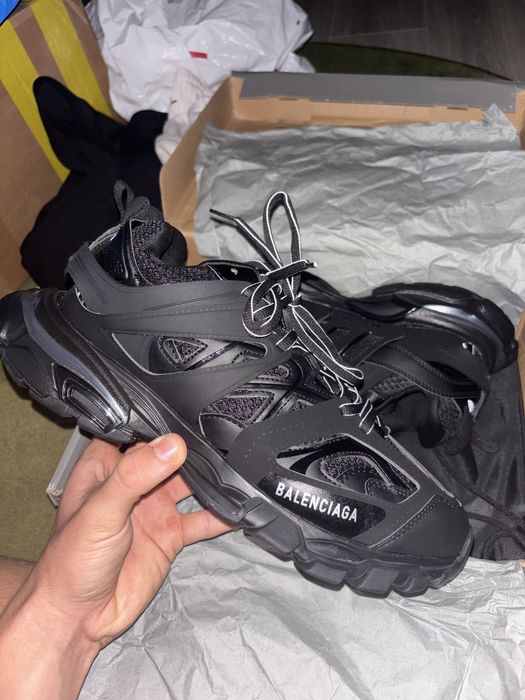 Balenciaga track