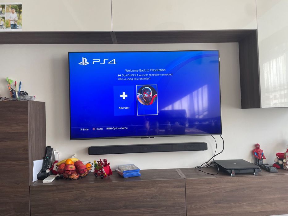 Ps4 slim 1TB 3 игри и 3 контролера