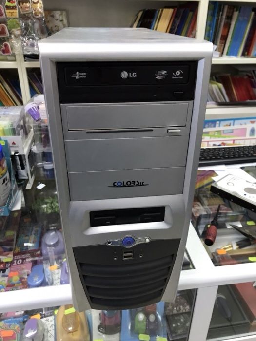 Продавам компютър Celeron 2,53Ghz, 512 RAM, 40 GB