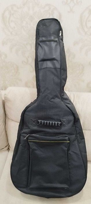 Продается гитара с чехлом