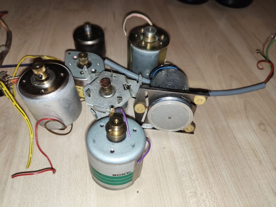 Vând Motoare Magnetofon Akai