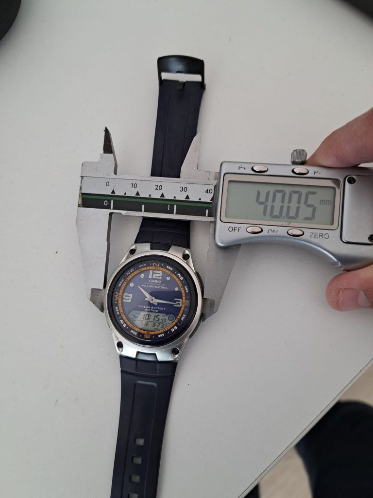 Ceas Swatch automatic și casio quartz