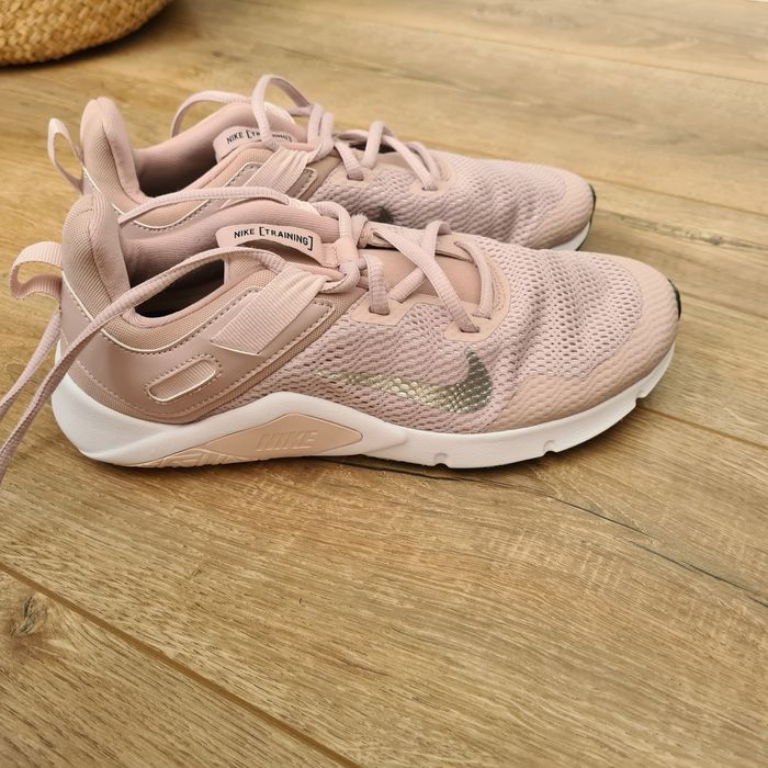 Adidasi Nike, marime 40