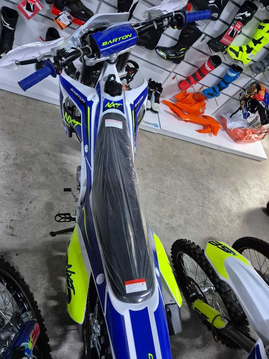 Motocicleta cross enduro offroad Barton NXT250L cc 4T (ROTI 21" - 18")