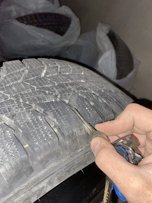 215/55/17 зимний комплект состояние новый