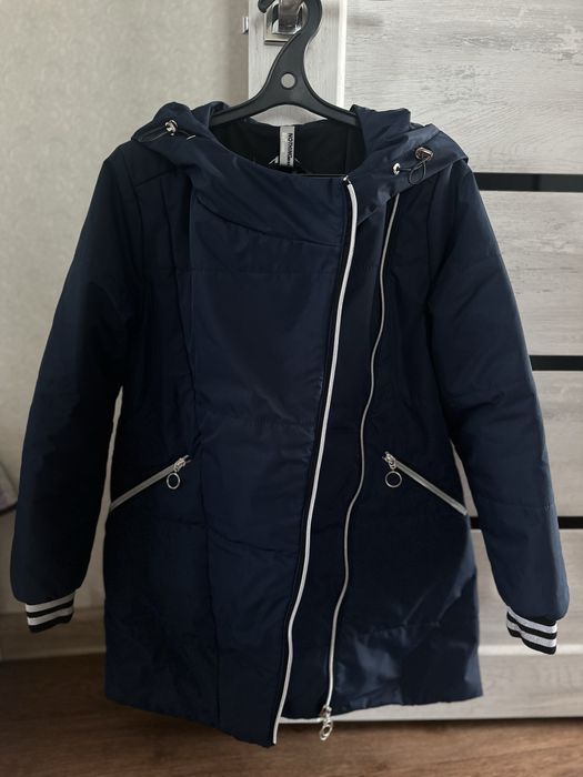 Продаю куртку весна-осень девочка