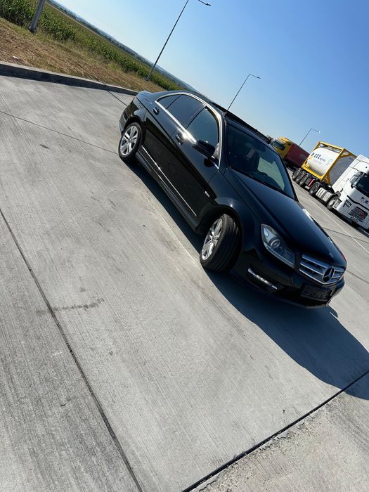 Vând Mercedes-C Class pachet AMG